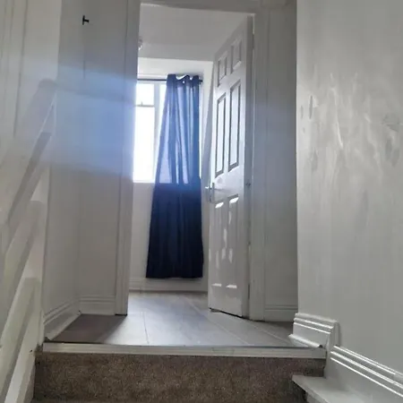 Daire With River Views -cosy In Cork